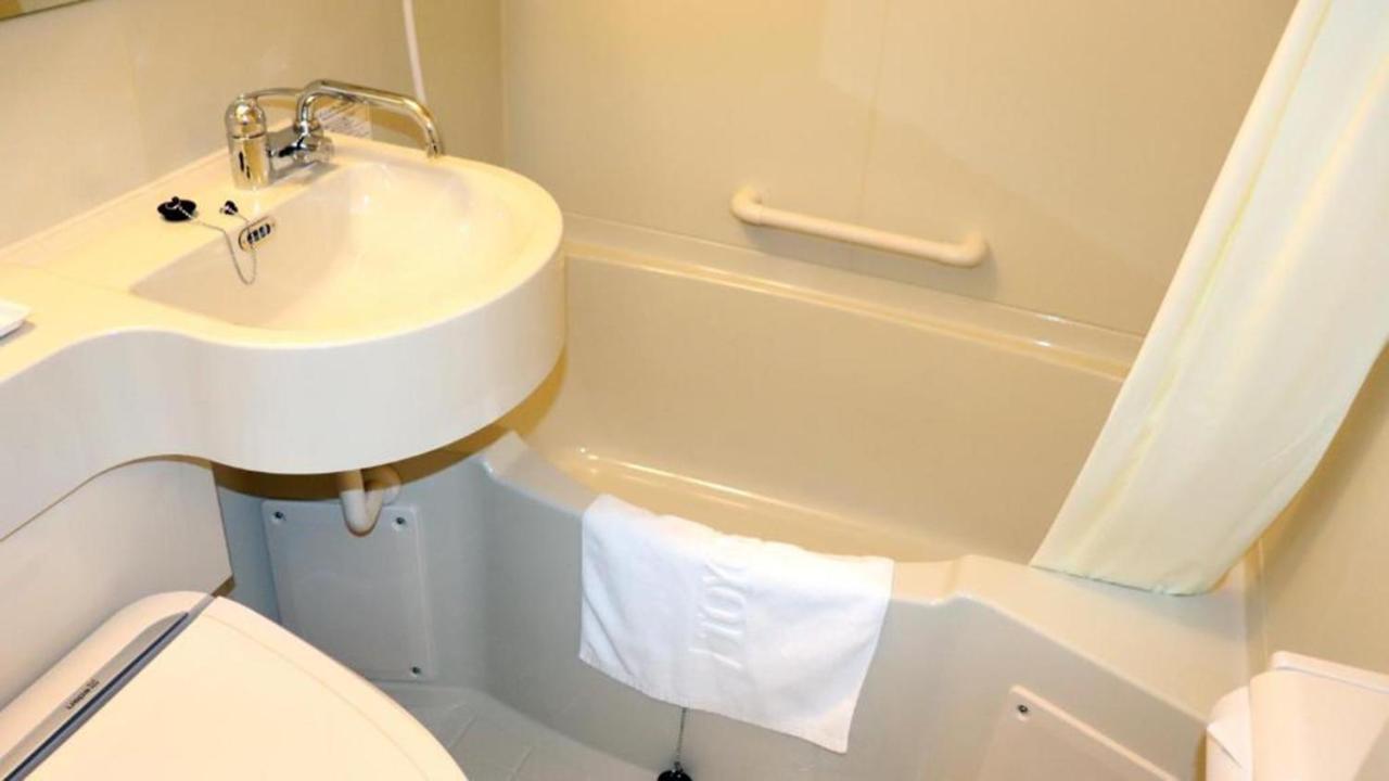 Toyoko Inn Hiroshima-Eki Stadium Mae Екстер'єр фото
