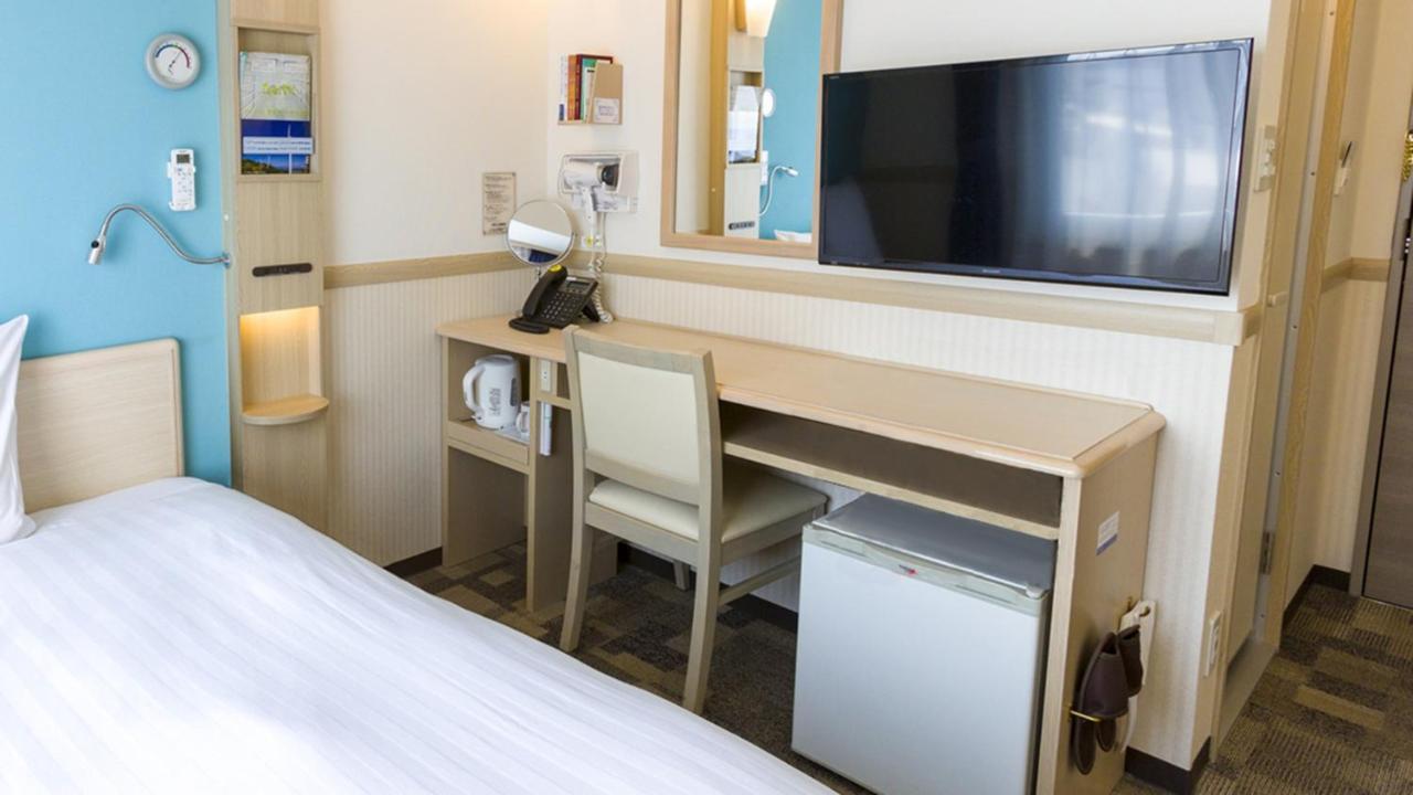 Toyoko Inn Hiroshima-Eki Stadium Mae Екстер'єр фото